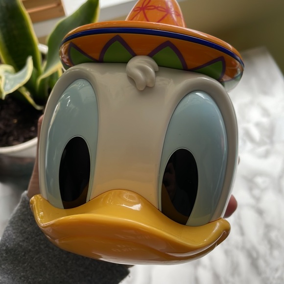 Donald Duck Souvenir Candy Case Saludos Amigos Tokyo Disney Sea - USED - Picture 9 of 9